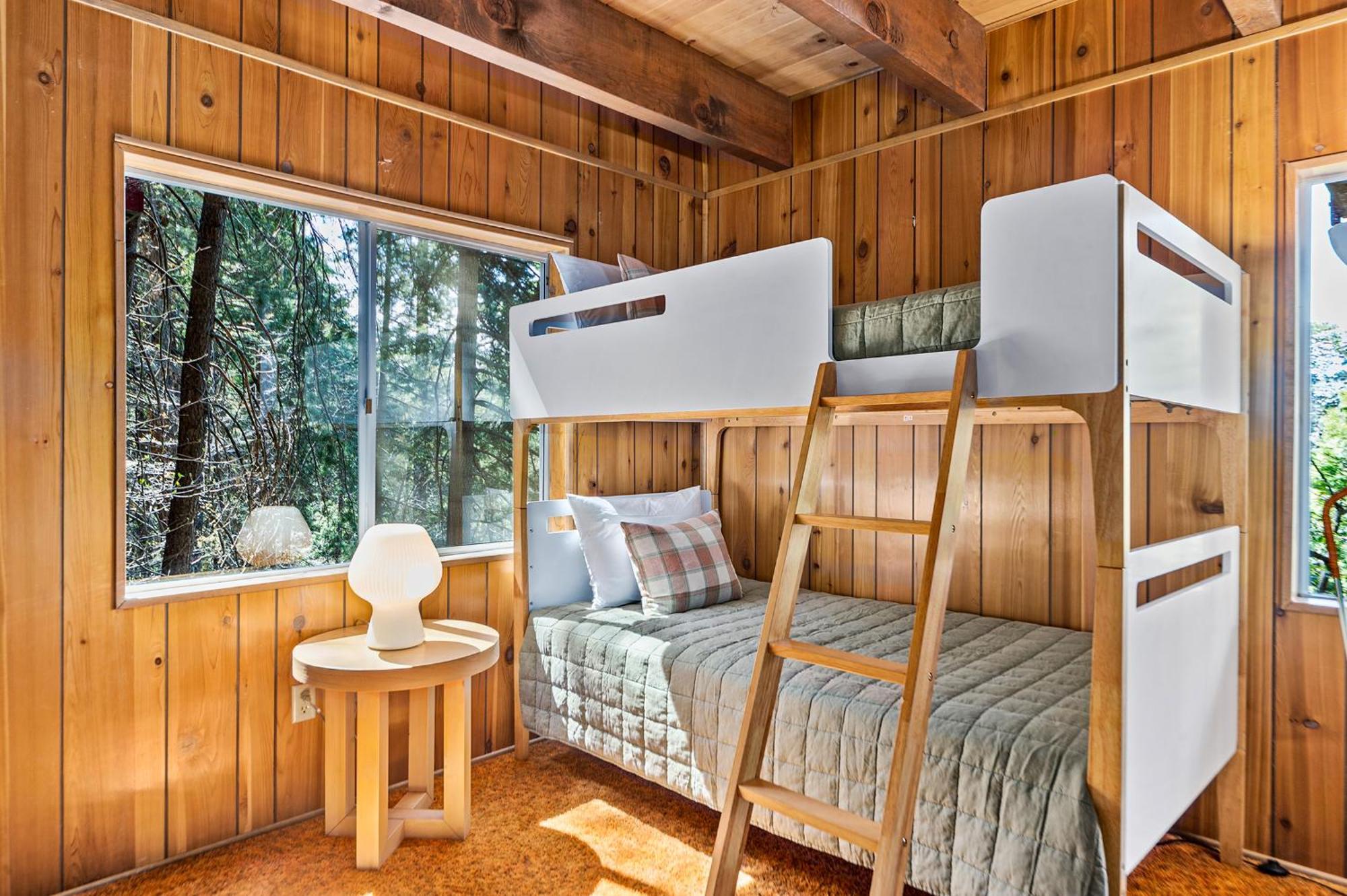 Pet & Kid Friendly Cozy Cabin, Bbq, Firepit, Outdoor Dining, Forest Views Лейк-Арроугед Екстер'єр фото